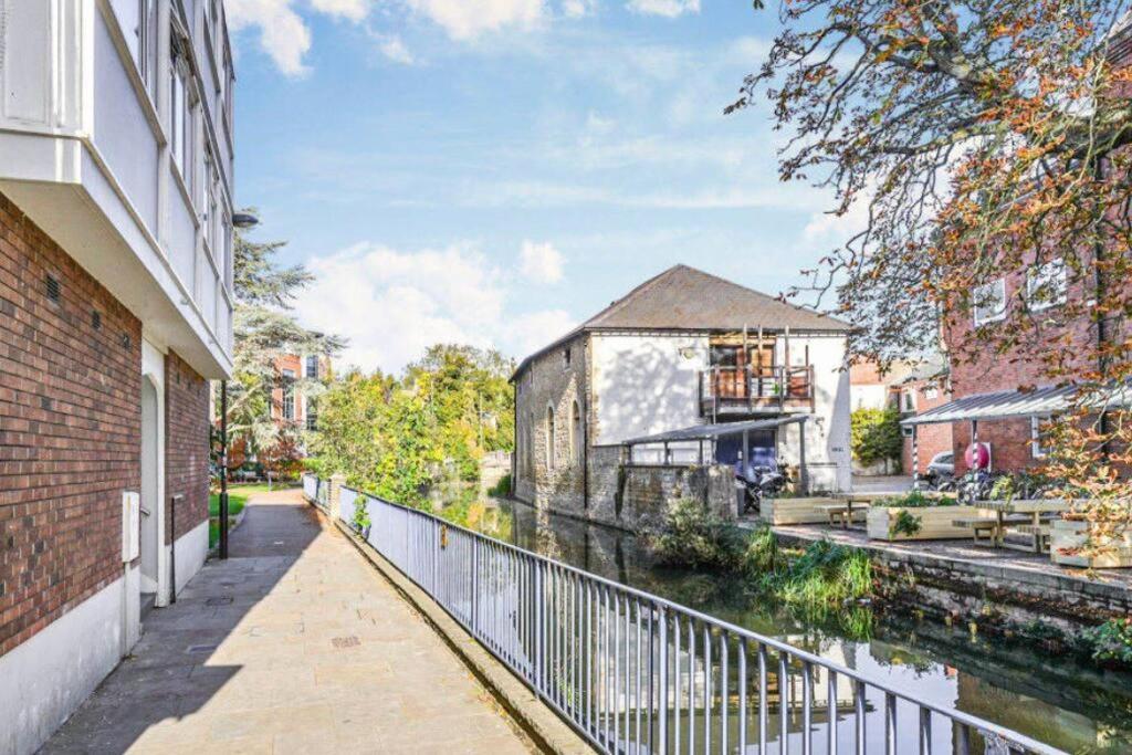 Apartment In The Heart Of The City Centre, Live Like A Local อ็อกซ์ฟอร์ด ภายนอก รูปภาพ