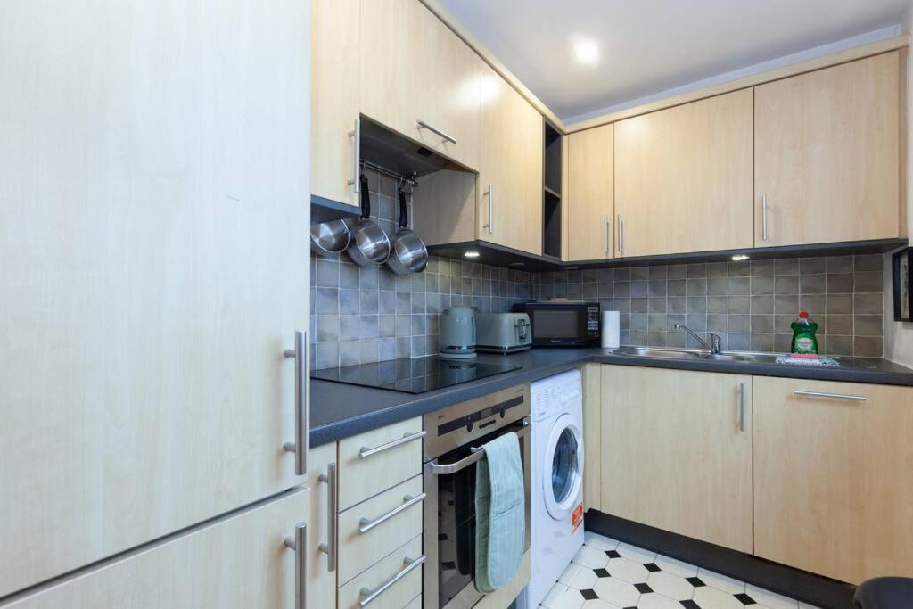 Apartment In The Heart Of The City Centre, Live Like A Local อ็อกซ์ฟอร์ด ภายนอก รูปภาพ